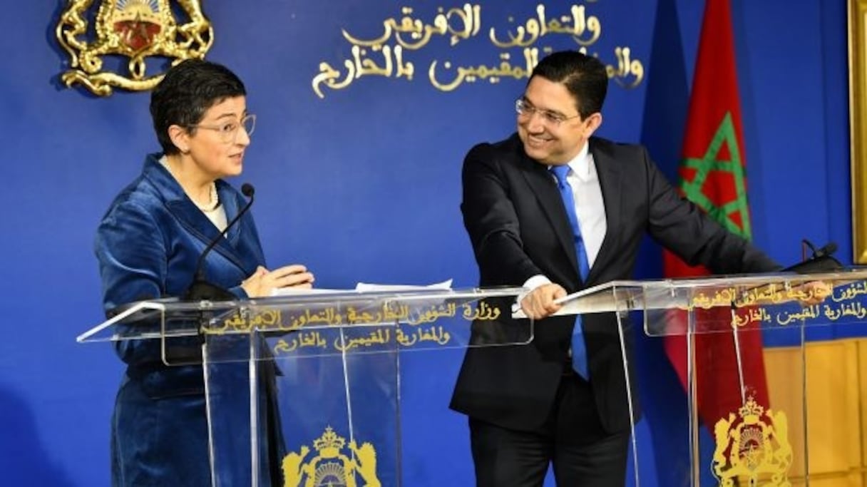 Arancha Gonzalez Laya, ministre espagnole des Affaires étrangères, et son homologue marocain, Nasser Bourita, au cours d'une conférence de presse à Rabat, le 24 janvier 2020. 
