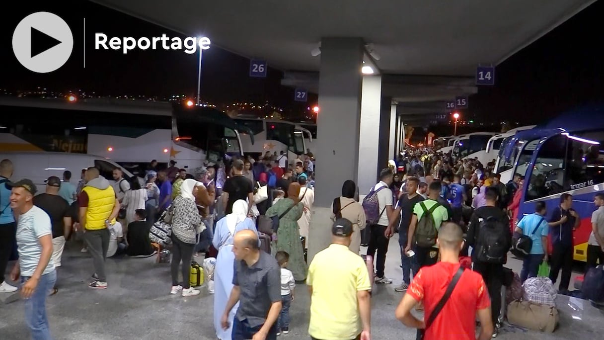 A la gare routière de Tanger, tout est mis en oeuvre pour fluidifier le trafic en provenance et à destination de la ville, au cours de cette période de grands départs précédant Aïd Al-Adha 1443.
