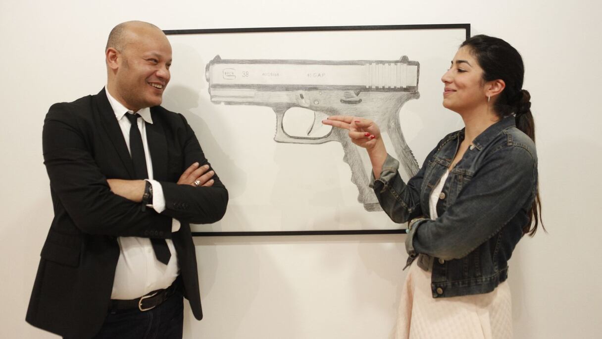 L'humour de Fatym Layachi aura participé à dédramatiser l'atmosphère lors de ce vernissage prenant. 
