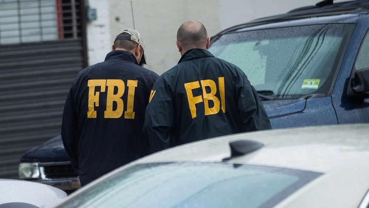 Les enquêteurs du FBI à pied d'œuvre. 
