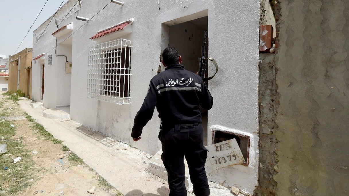 Un gendarme tunisien en mission dans la province de l'Ariana, le 11 mai 2016. Photo d'illustration.
