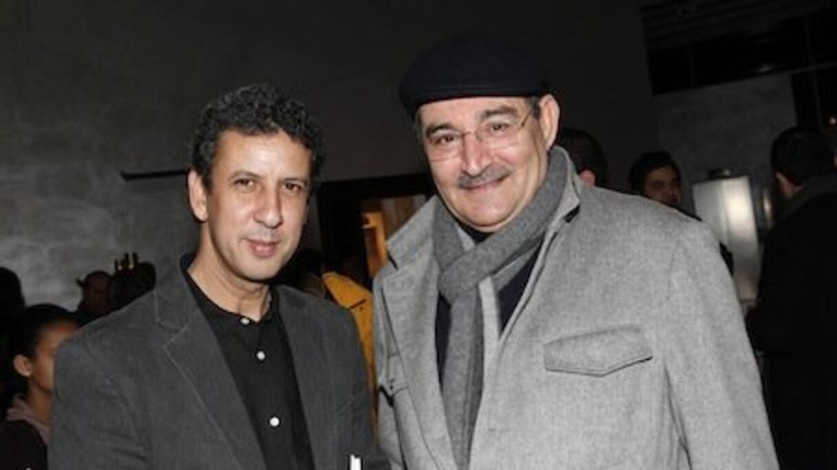 L'artiste photographe Mustapha Romli, directeur de la résidence d'artsite Ifitry et du centre d'art contemporain d'Essaouira, ici en compagnie de Mohamed Tangi. 
