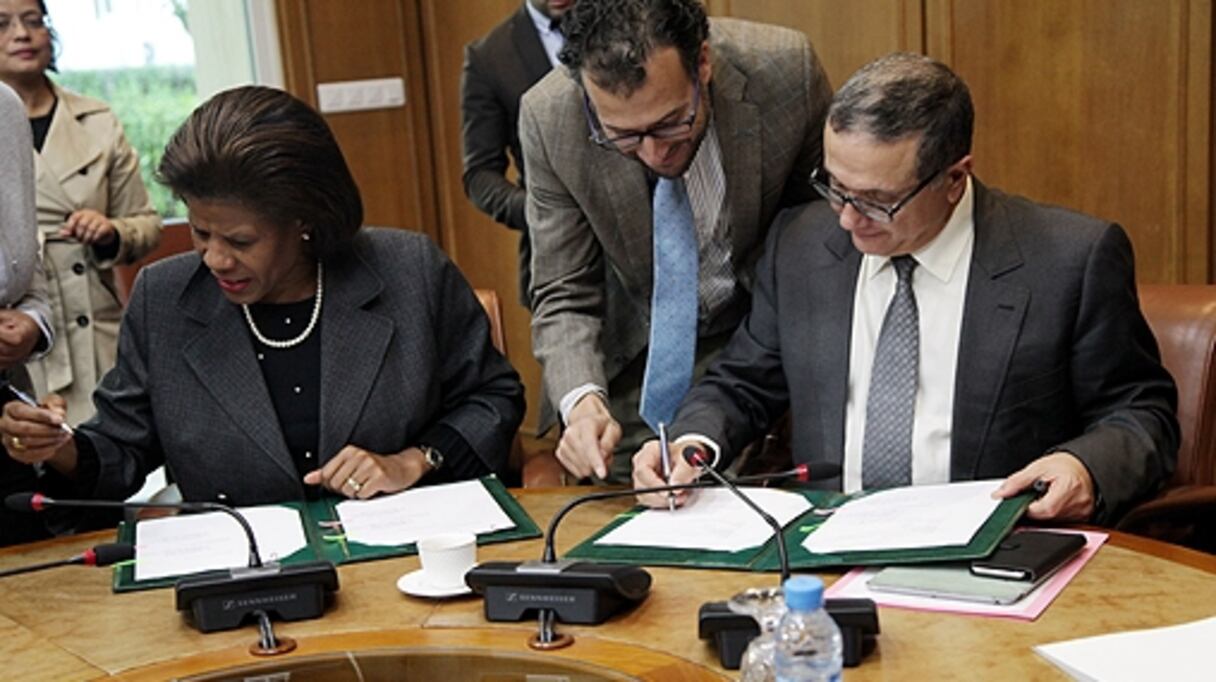 Mohamed Boussaid, ministre de l'Economie et des finances et Marie Françoise Marie-Nelly, directrice du département de la Banque mondiale pour le Maghreb et Malte.
