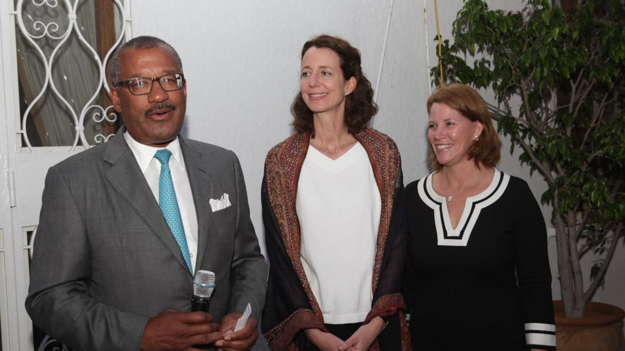 Dwight L. Bush, ambassadeur des Etats-Unis à Rabat, Mme Ann Meceda, consule Politique et Social, Andrea Appell, directrice de Dar America.
