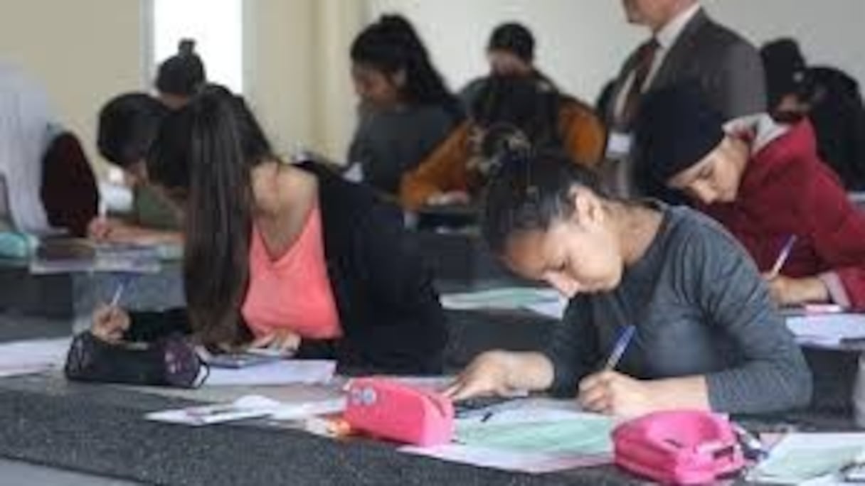 Lors de l'une des épreuves de la session 2019 de l'examen du baccalauréat, au Maroc. 
