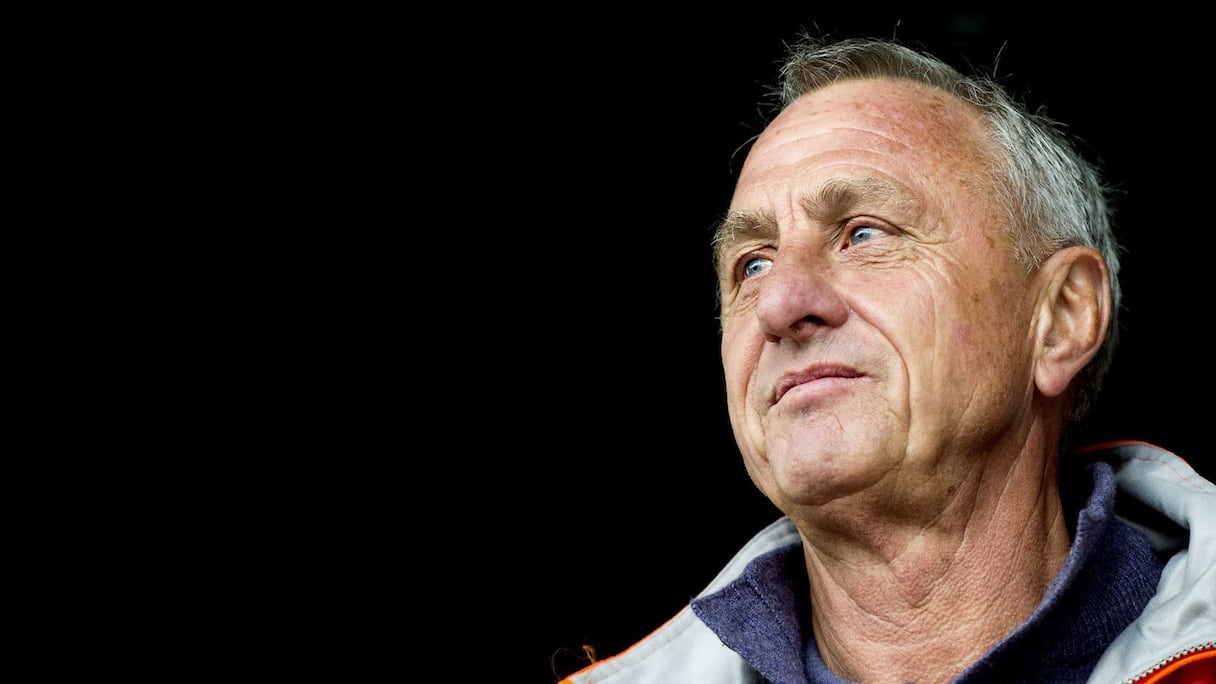 Johan Cruyff, légende du football, est atteint d'un cancer des poumons. 
