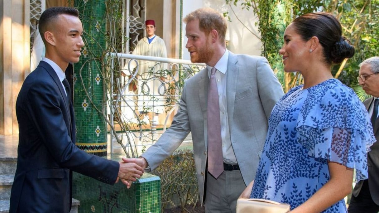 Le prince héritier Moulay El Hassan avec le prince Harry et Meghan Markle le 25 février 2019 à Rabat.
