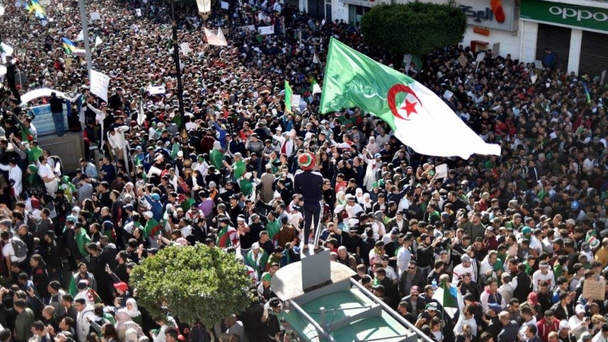 Les Algériens maintiennent leur mobilisation pour un onzième vendredi de la colère.
