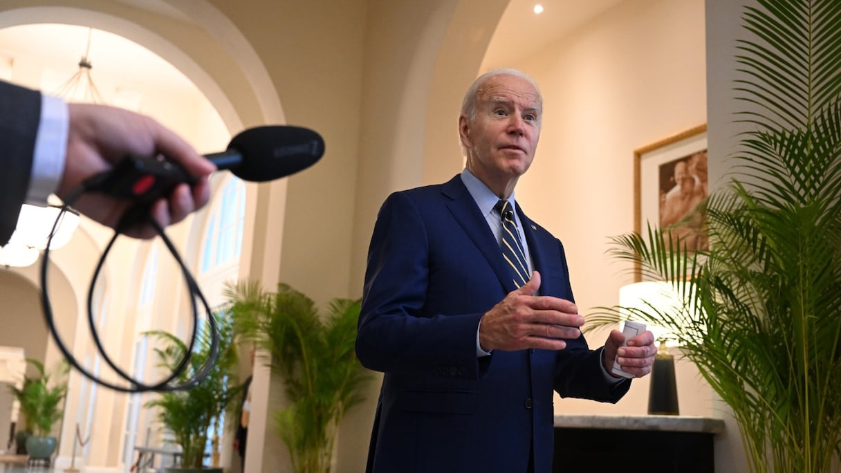 Joe Biden parle des résultats des élections américaines de mi-mandat alors qu'il assiste à un sommet de l'Asean (40e et 41e sommets de l'Association des nations de l'Asie du Sud-Est), à Phnom Penh, au Cambodge, le 13 novembre 2022.
