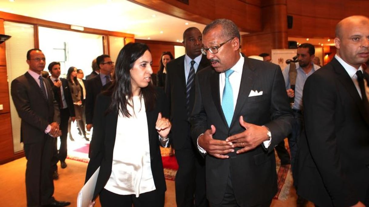 M'Barka Bouaida, ministre déléguée aux Affaires Etrangères, et Dwight L. Bush, ambassadeur des Etats Unis d'Amérique au Maroc.
