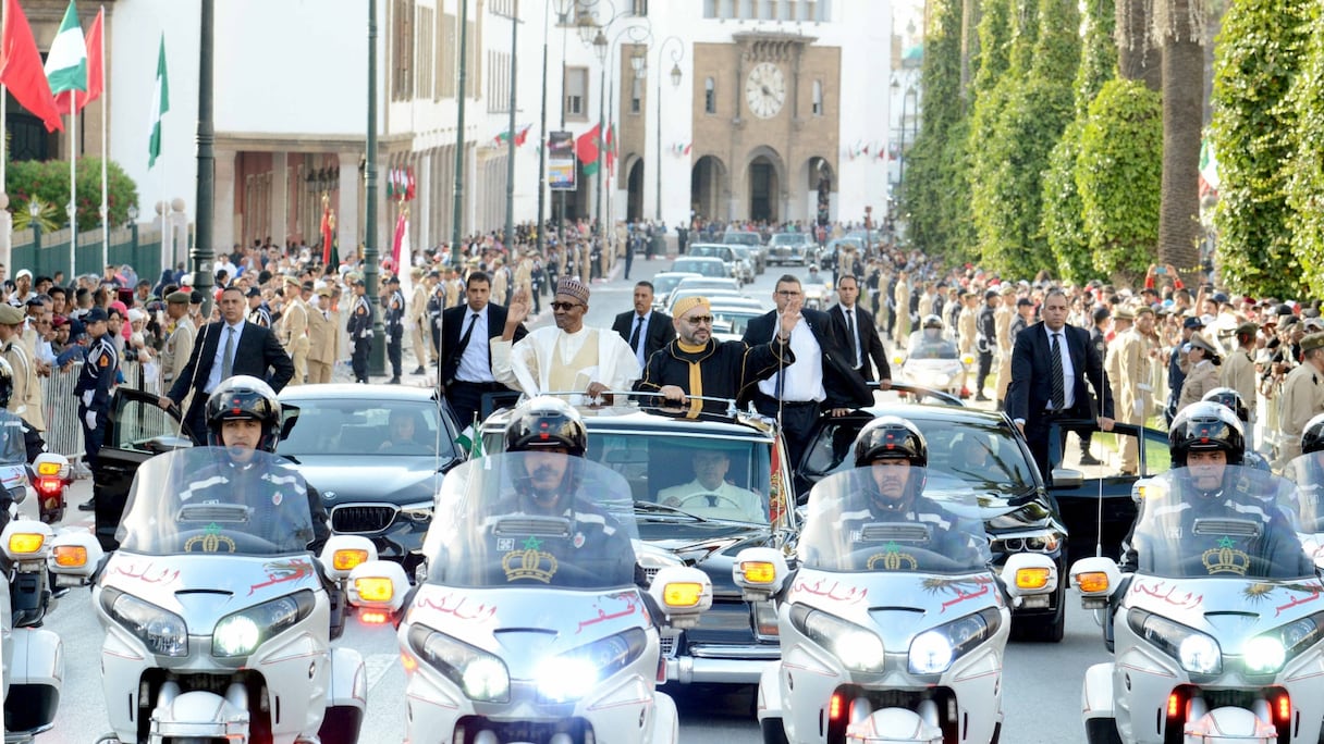 Le roi Mohammed VI en compagnie du président du Nigéria, Muhammadu Buhari, lors de sa visite au Maroc, le 10 juin 2018.
