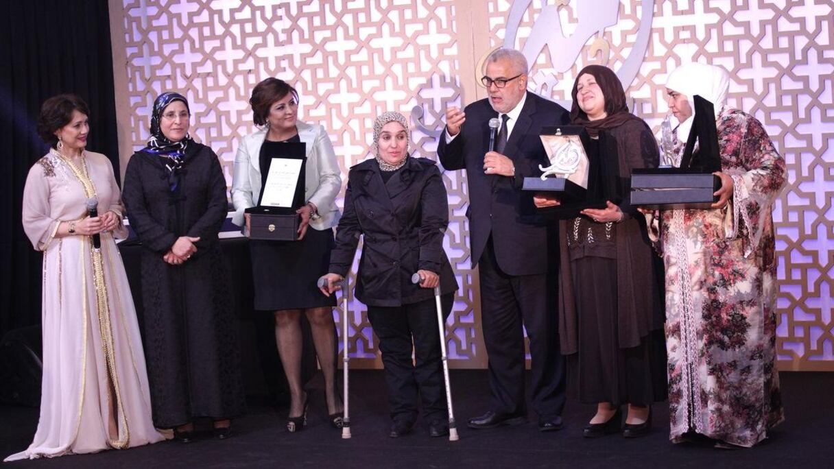 Abdelilah Benkirane, rendant hommage aux actrices associatives.
