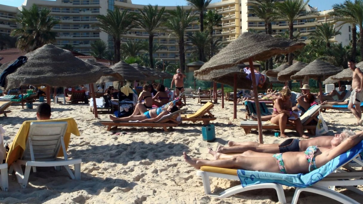 Plage tunisienne avant la pandémie de Covid-19. 
