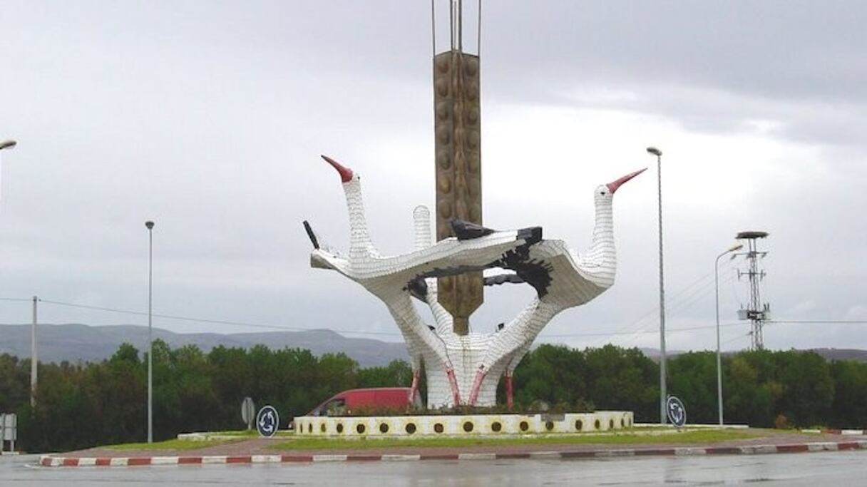Un rond-point de la ville de Béjà.
