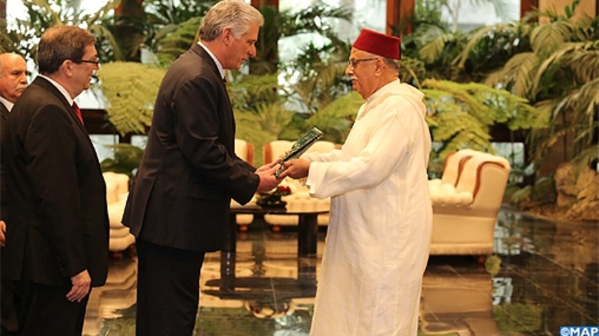 Le Président cubain, Miguel Diaz-Canel, recevant, au Palais La Révolution à La Havane, l'ambassadeur du Maroc Boughaleb El Attar.
