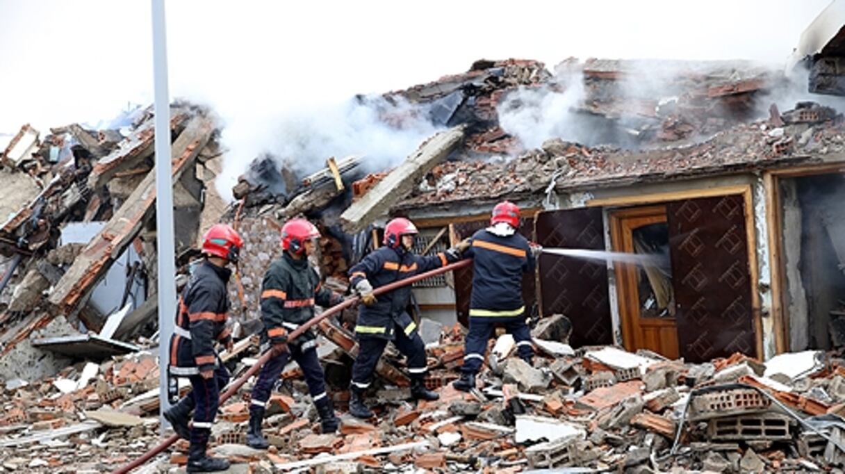 L'incendie a fait un mort parmi les éléments de la Protection civile intervenus ce dimanche à l'aube pour circonscrire le feu.
