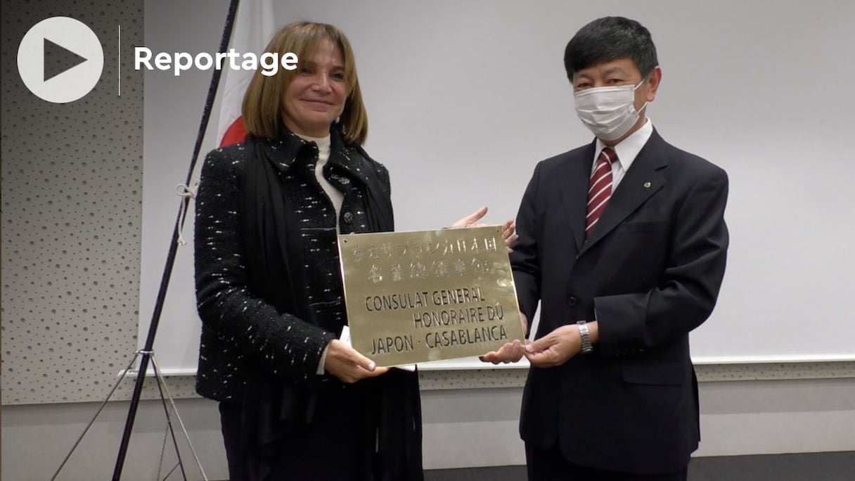 Ghita Lahlou El Yacoubi et Shinozuka Takashi, ambassadeur du Japon au Maroc, à Casablanca, le 24 novembre 2021. 
