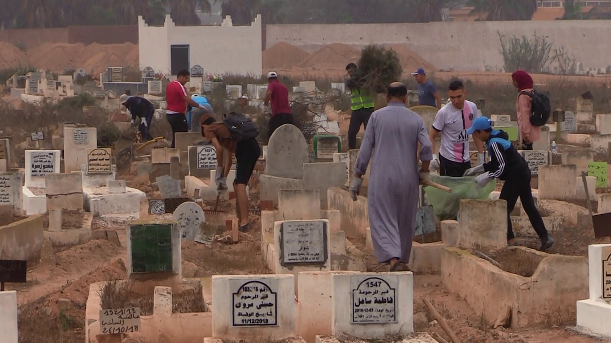 La deuxième campagne de nettoyage du cimetière Achouhada dans le quartier Bensergaou, à Agadir.
