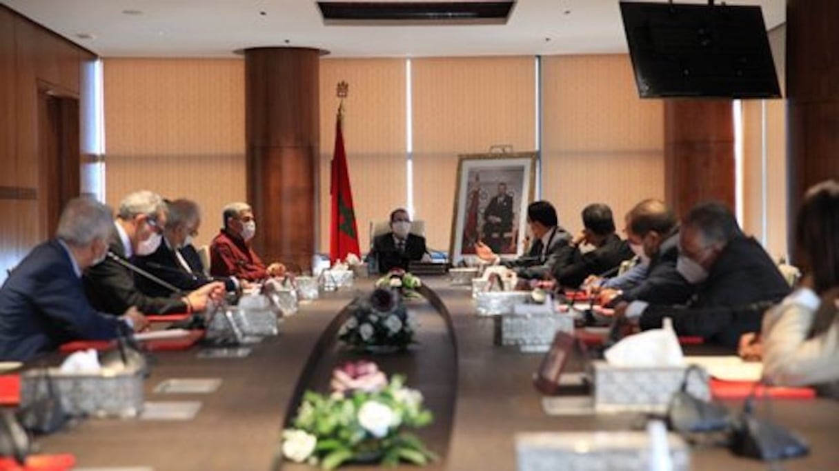 Réunion des partis politiques représentés au Parlement avec le chef du gouvernement, samedi 8 mai 2021 à Rabat.
