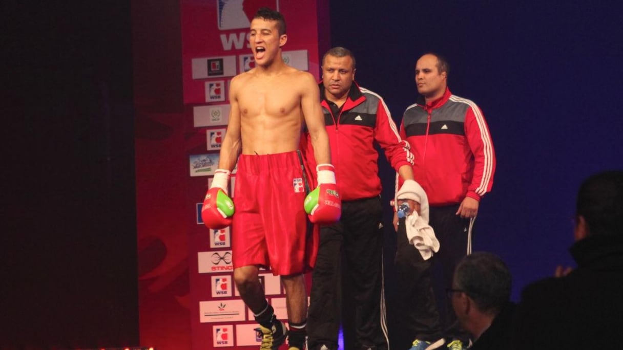 L'entrée de Mohamed Hamout avec ses entraineurs.
