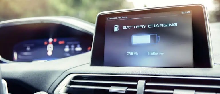 Une voiture fonctionnant avec des batteries électriques. Photographie d'illustration.