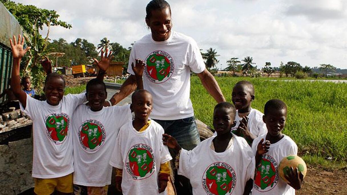 Didier Drogba s'engage en faveur des enfants défavorisés de Côte d'Ivoire.
