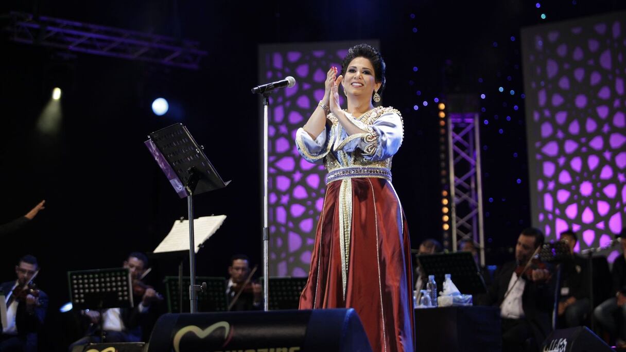 La plus grande chanteuse du Khalij était à l'espace Nahda. Nawal Al Koweitia, qui a déjà 20 ans de carrière derrière elle, a donné un beau concert où elle a instauré une jolie complicité avec ses fans. 
