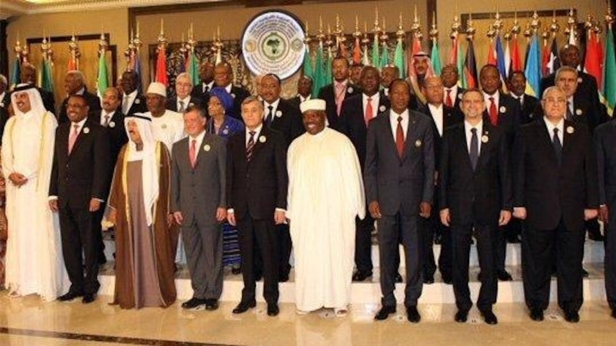 Photo officielle des chefs d'Etat arabes et africains, réunis à Malabo, en Guinée Equatoriale.
