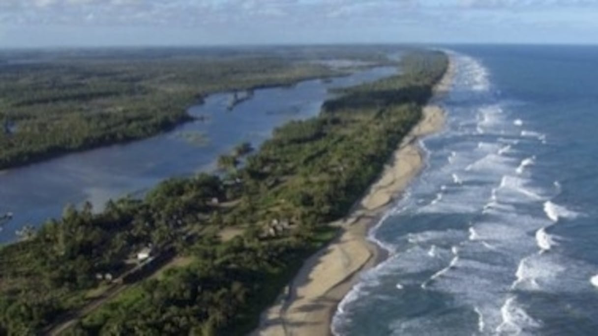 Vue aérienne du Canal des Pangalanes, à Madagascar.
