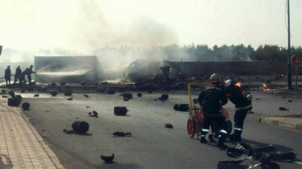 Marrakech. Le chauffeur d'une cargaison de bonbonnes de gaz qui ont pris feu reste au volant de son véhicule pour éviter une école et les endroits à forte densité de population. Il attendra d'avoir atteint un endroit isolé pour quitter le camion.  

