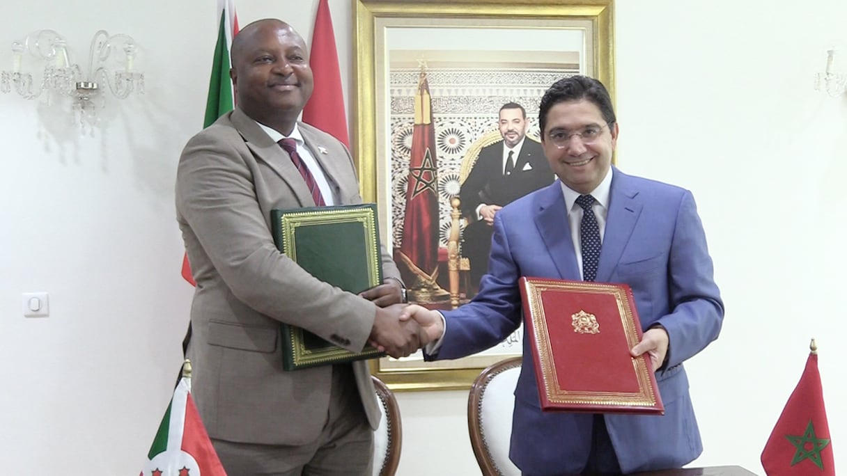 Nasser Bourita, ministre des Affaires étrangères, avec son homologue du Burundi, Albert Shingiro, en visite de travail au Maroc, mercredi 19 octobre 2022 à Rabat.
