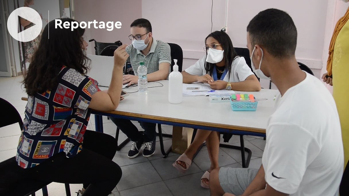 A Casablanca, la vaccination anti-Covid-19 des 18 ans et plus a démarré ce lundi 16 août 2021.
