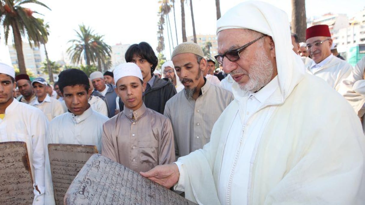 L'imam qui a présidé à la prière n'a pas manqué de féliciter les jeunes récitants et d'admirer le travail qu'ils avaient accompli.
