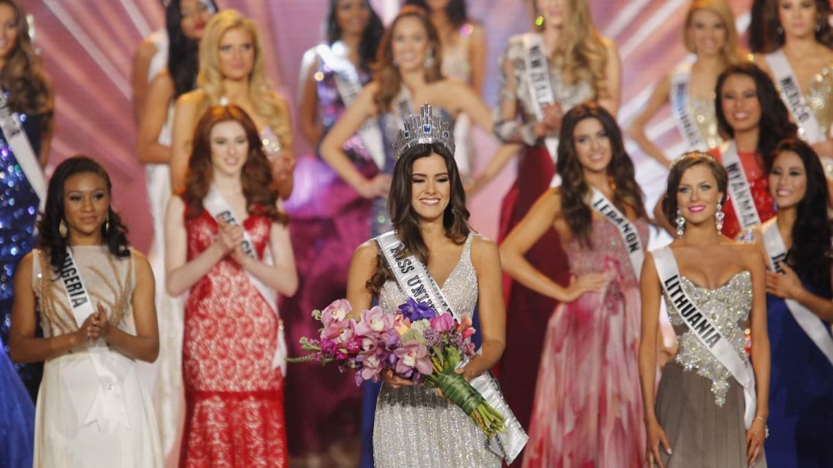 Paulina Vega, Miss Colombie de 22 ans, devient miss univers 2015
