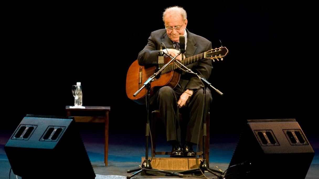 Le chanteur brésilien Joao Gilberto en concert. 

