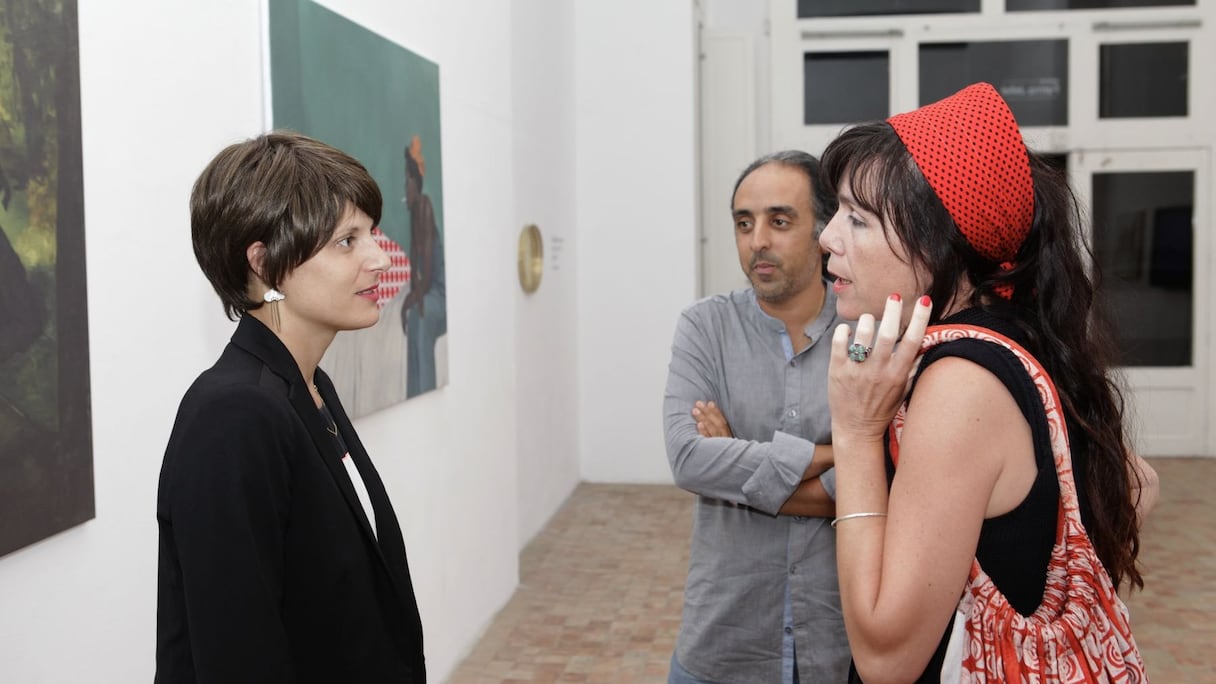 Elle interroge le monde et, surtout, les récits sur le monde, déplacés, pour laisser place à l'autre, par-delà les idéologies et les représentations préjudiciables qui le défigurent. Sous les yeux d'Ali Cherkaoui, Yasmine Hajji échange avec l'artiste.
