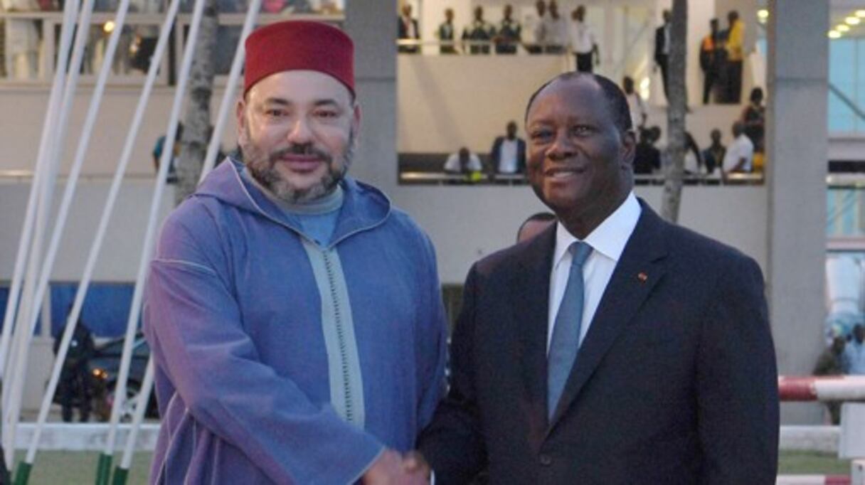 Le roi Mohammed VI et le président Alassane Dramane Ouattara, à Abidjan, en 2017. 
