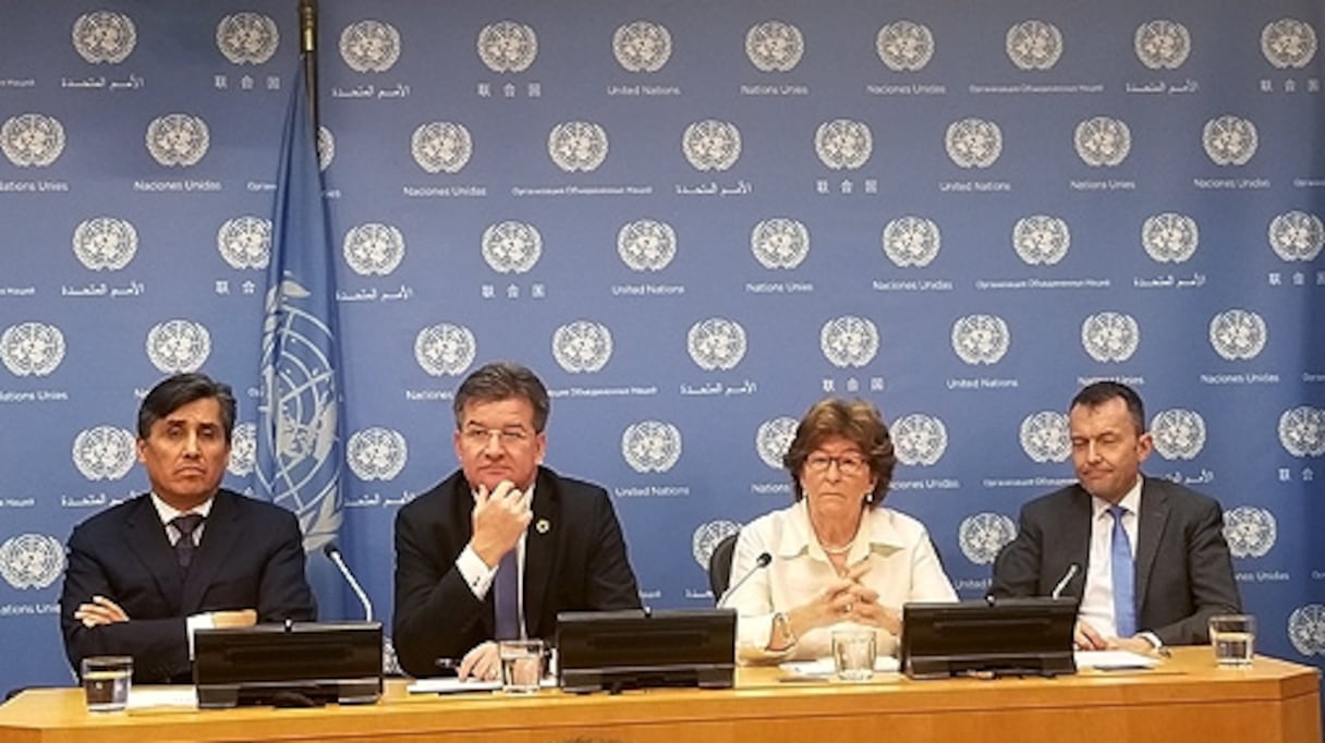 Louise Arbour (2e à partir de la droite), Représentante spéciale des Nations-Unies pour les migrations internationales.
