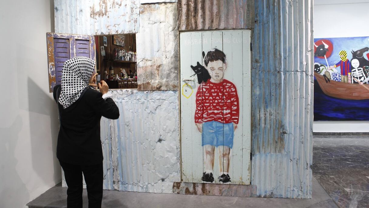 Imaginaire de l'enfance, à préserver, les yeux fermés, d'un réel qui entame l'innocence et plonge dans la solitude. 
