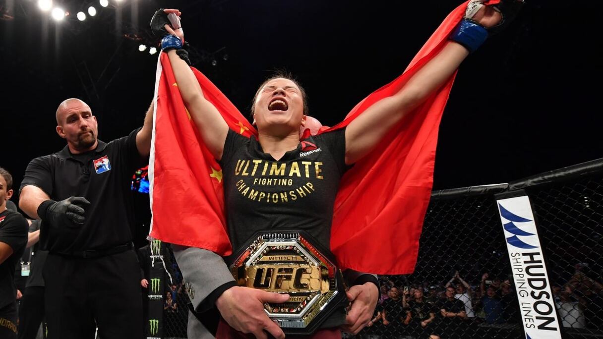 Avec Weili Zhang, la chine s'offre une première ceinture à l'UFC.
