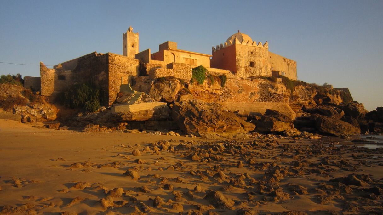 Mosquée et marabout de Moulay Bouzerktoun, Maroc.
