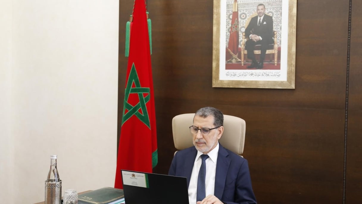 Saâd-Eddine El Othmani, chef du gouvernement, présidant une réunion du Conseil de gouvernement, tenue le 27 juillet 2021, en visio-conférence. 
