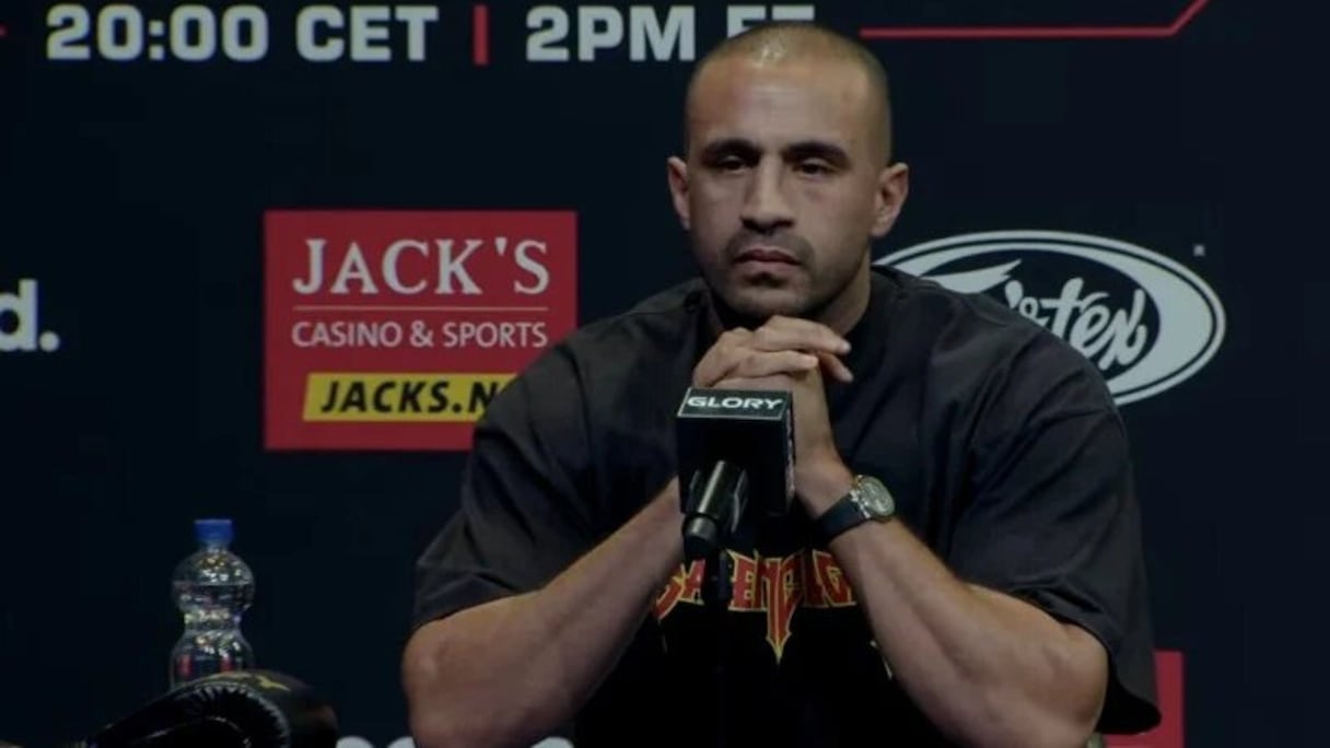 Badr Hari en conférence de presse.
