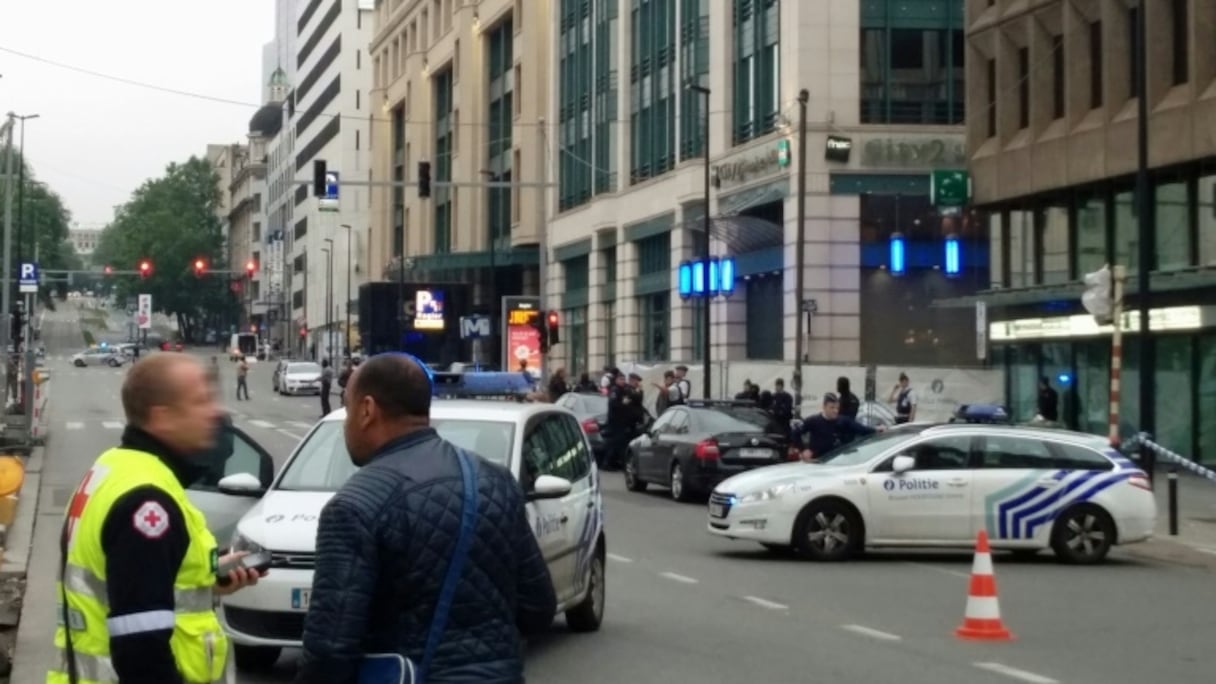 Une rue bloquée en raison d'une alerte à la bombe, le 21 juin 2016 à Bruxelles.
