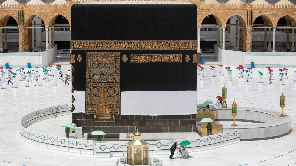 Le pélerinage du Hajj 2020 commence, encadré par des mesures sanitaires strictes.
