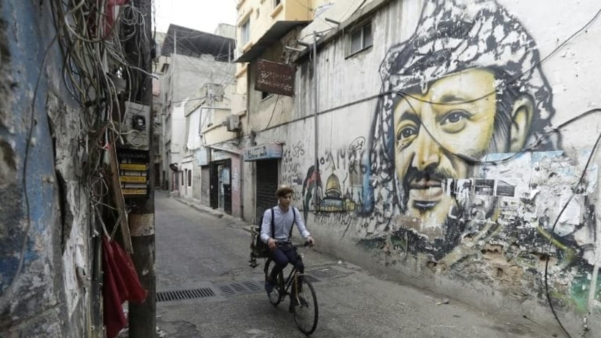 Mohammad Khaled Jahjah, dit Abo Tawila, barbier ambulant à Beyrouth. 
