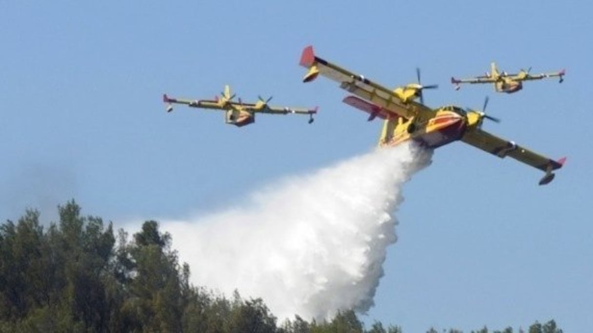 Avion Canadair de Bombardier.
