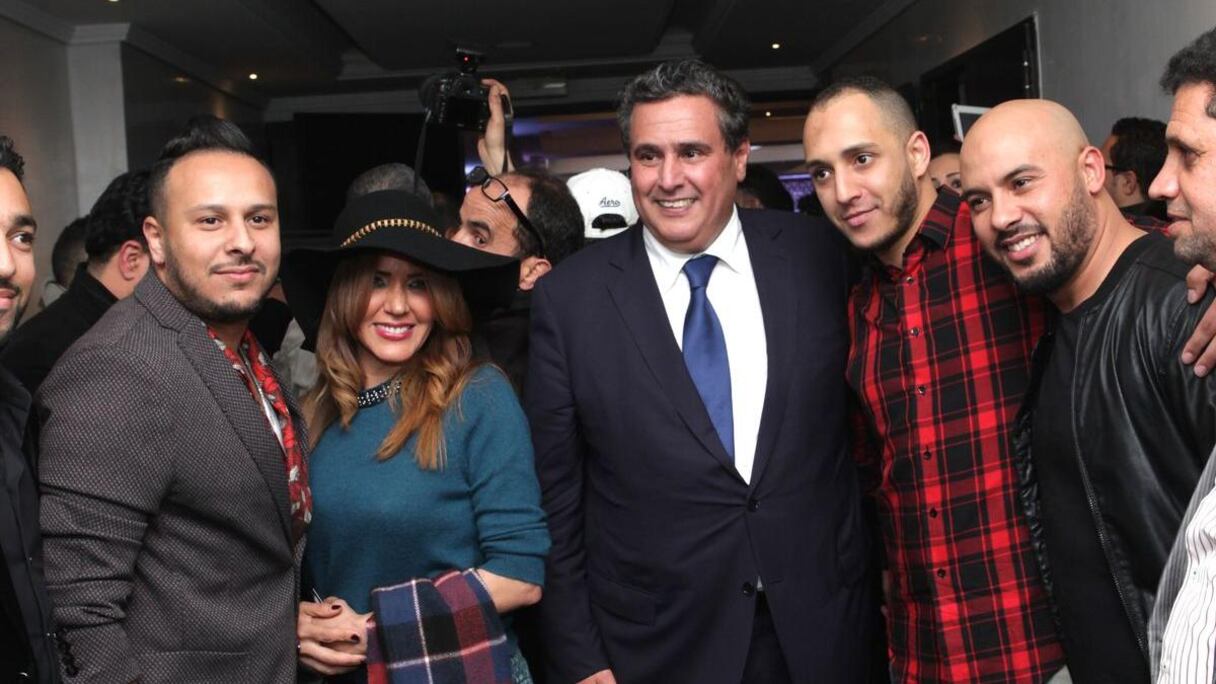 Le groupe Fnaïre et Aziz Akhannouch.
