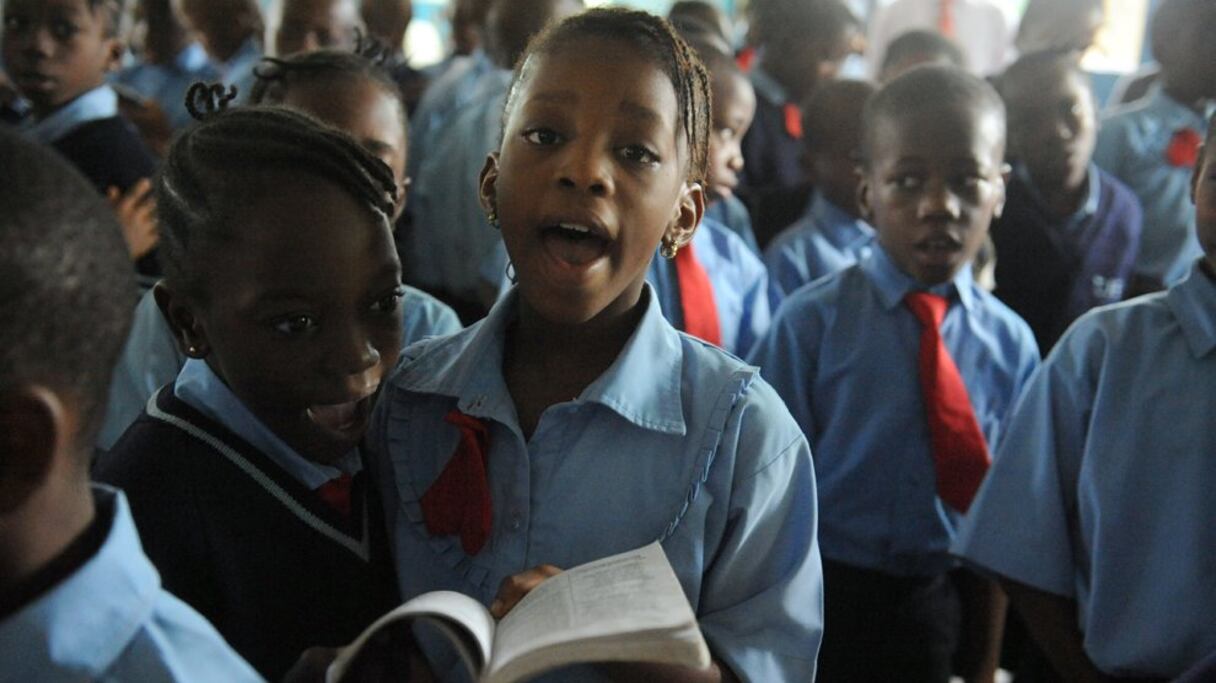 Omoze Ogwogho, 7 ans, avec ses amies de la Christower International Schools, Nigeria
