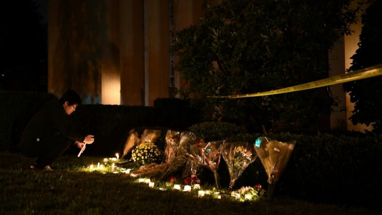 Veillée en hommage aux victimes de la tuerie devant la synogogue à Pittsburgh, le 27 octobre 2018.
